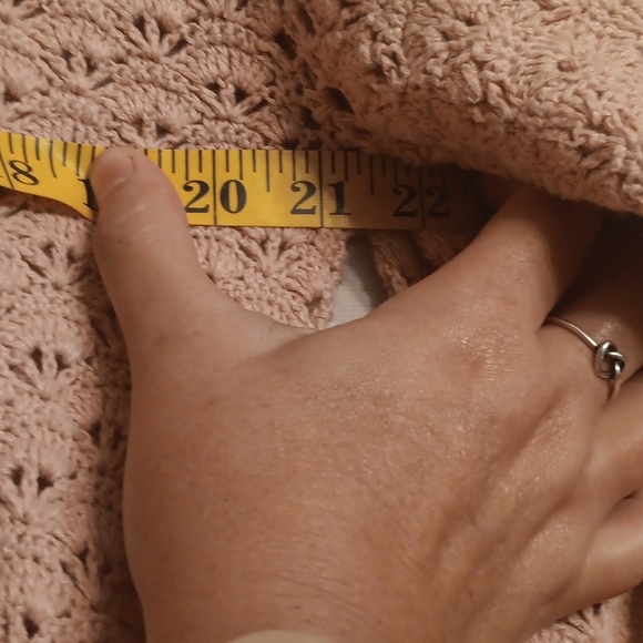 Colleen's Collectibles Elegant Crochet Floral Knitted By Hand Size Medium - Picture 9 of 11